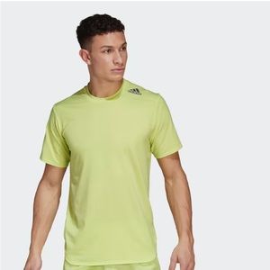 Adidas Designed for Training Tee Size Medium in Pulse Lime. GUC